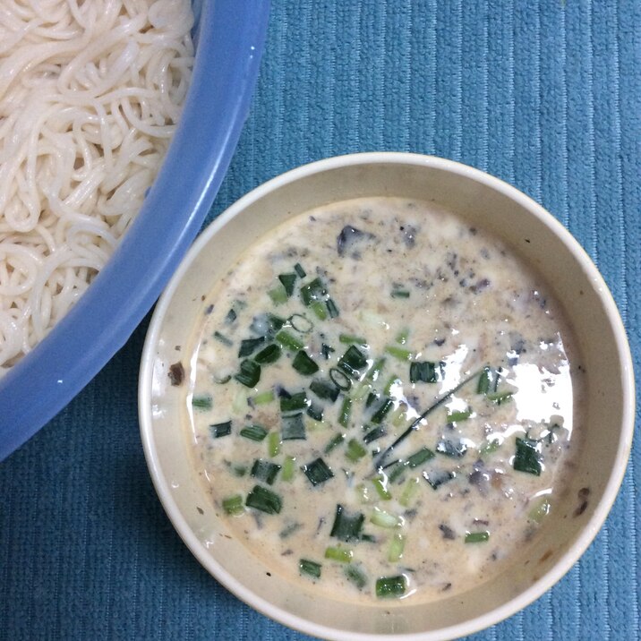 麺類のつけ汁に♪さば味噌煮缶つゆ